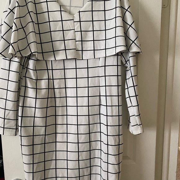 SHEIN - BLACK AND WHITE DRESS - Picture 2 of 11